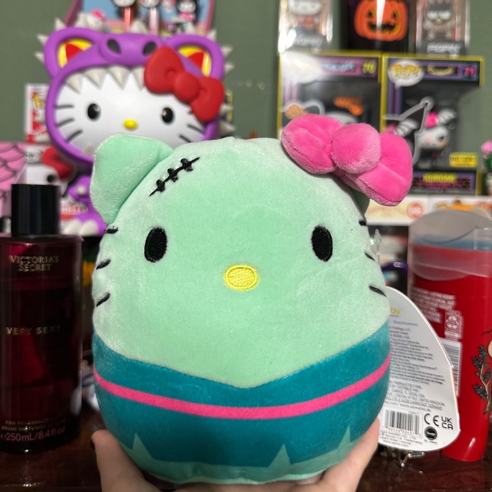 Hello Kitty Squishmellow 6.5 Inch Halloween Frankenstein